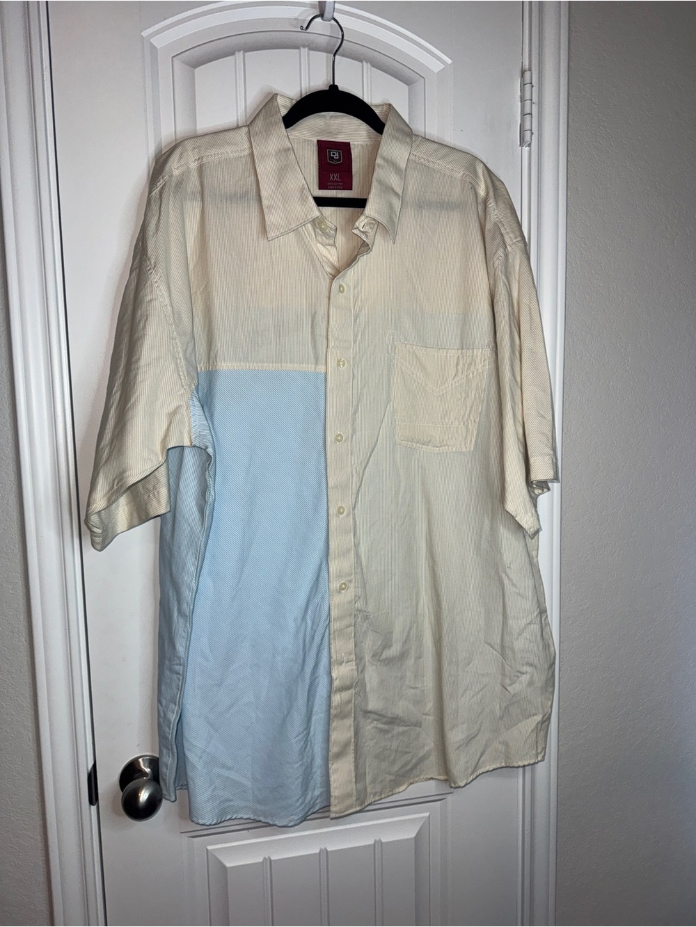 Men's Two-Tone Short Sleeve Button-Down Shirt in Cream & Light Blue